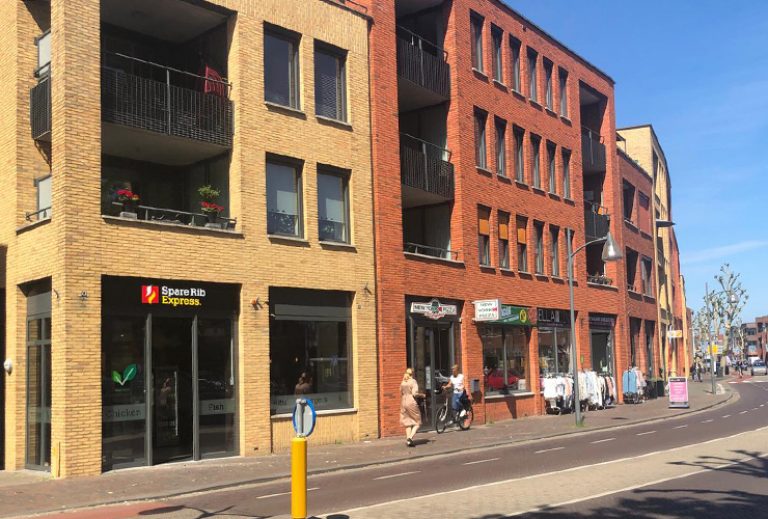 Het Eskerplein in Almelo is een… Boers & Lem Bedrijfsmakelaars